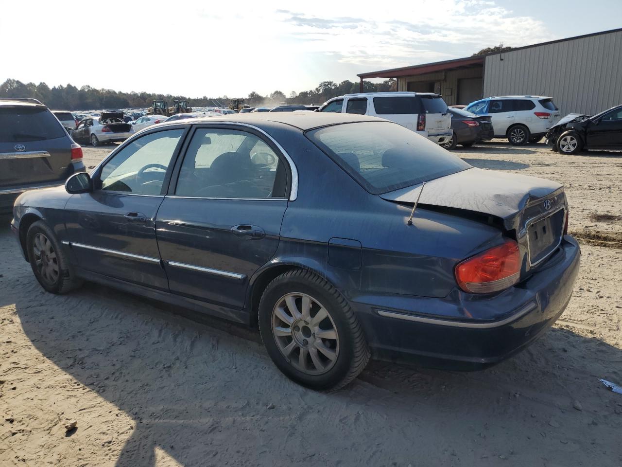 2005 Hyundai Sonata - Image 2