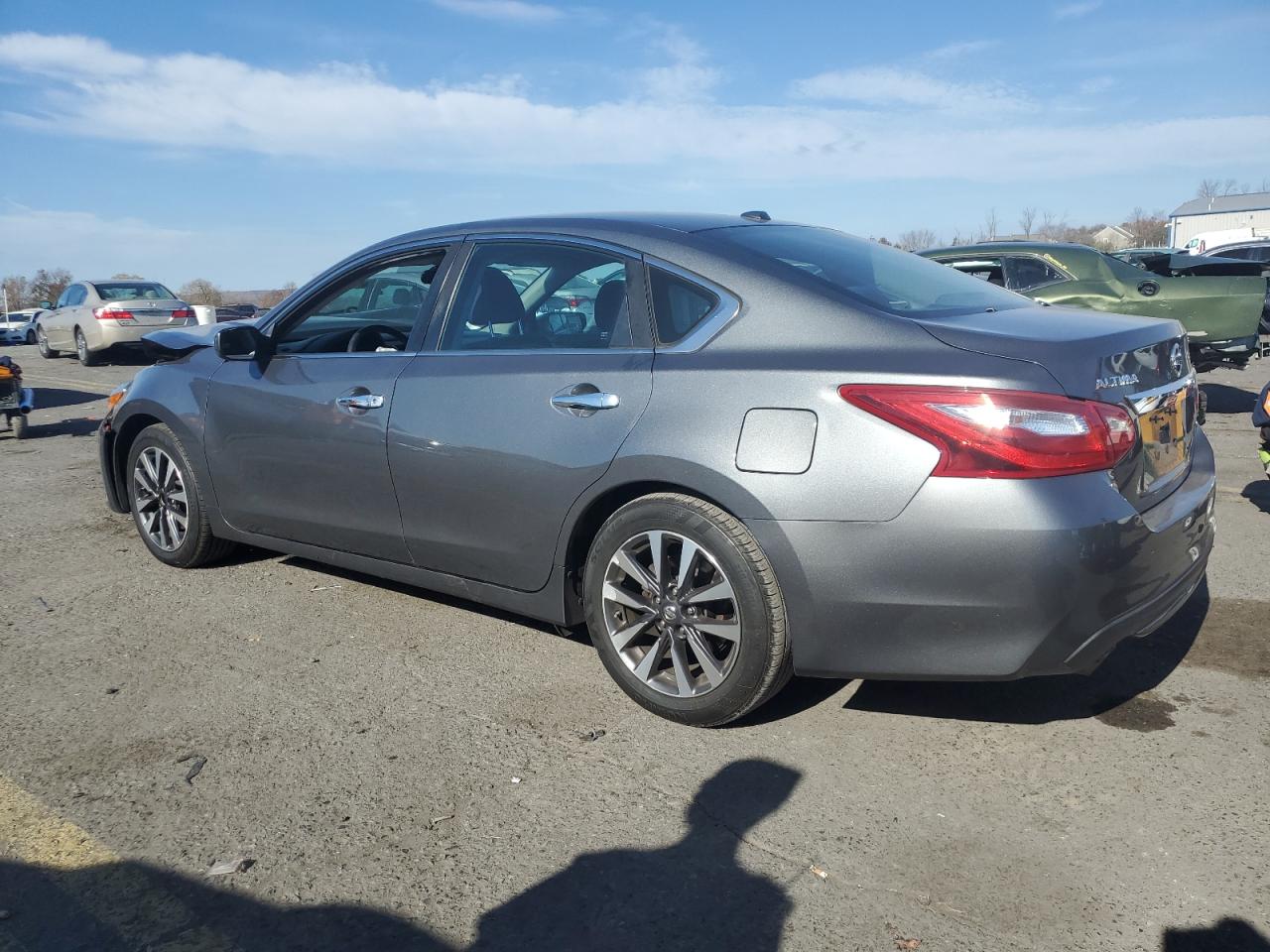2017 Nissan Altima - Image 2