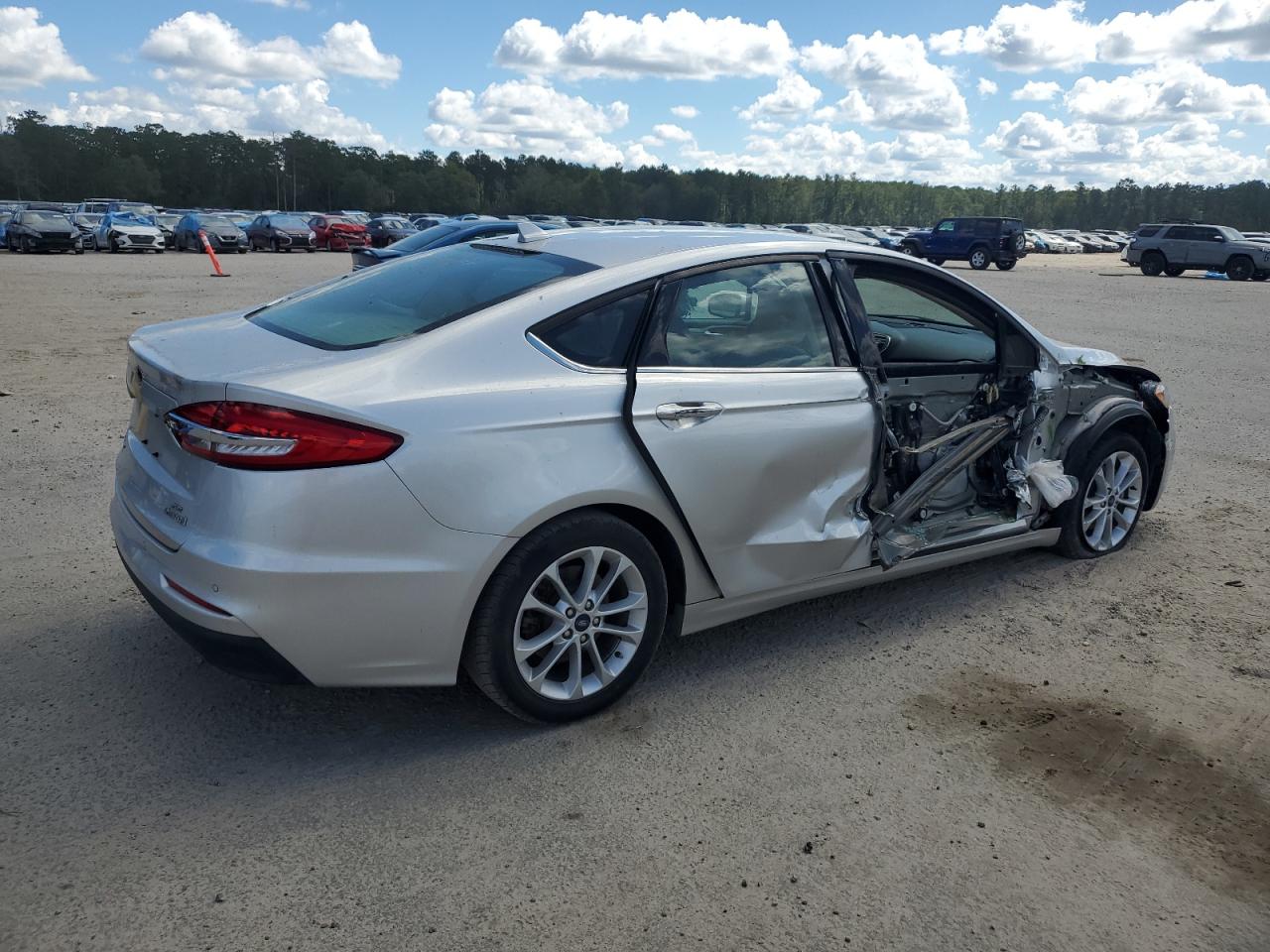 VIN 3FA6P0LU9KR264248 2019 FORD FUSION no.3