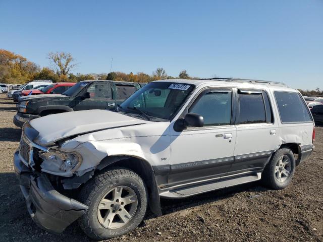 2001 Mercury Mountaineer  на продаже в Des Moines, IA - Front End