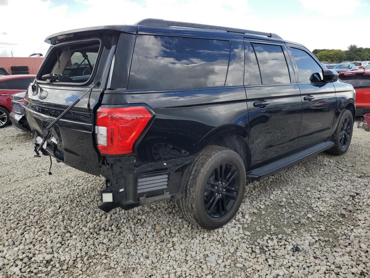 2022 Ford Expedition - Image 3