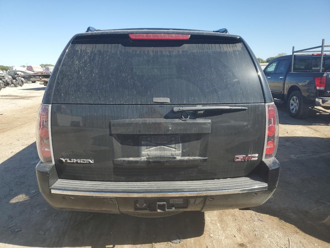 1GKFK63897J240570 2007 GMC Yukon Denali