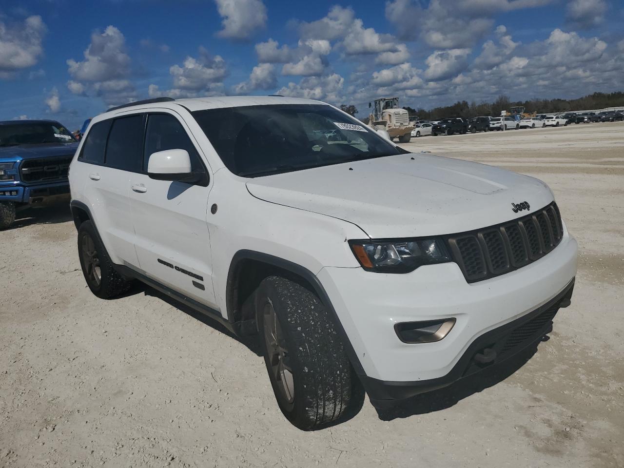 2016 Jeep Grand Cherokee - Image 4