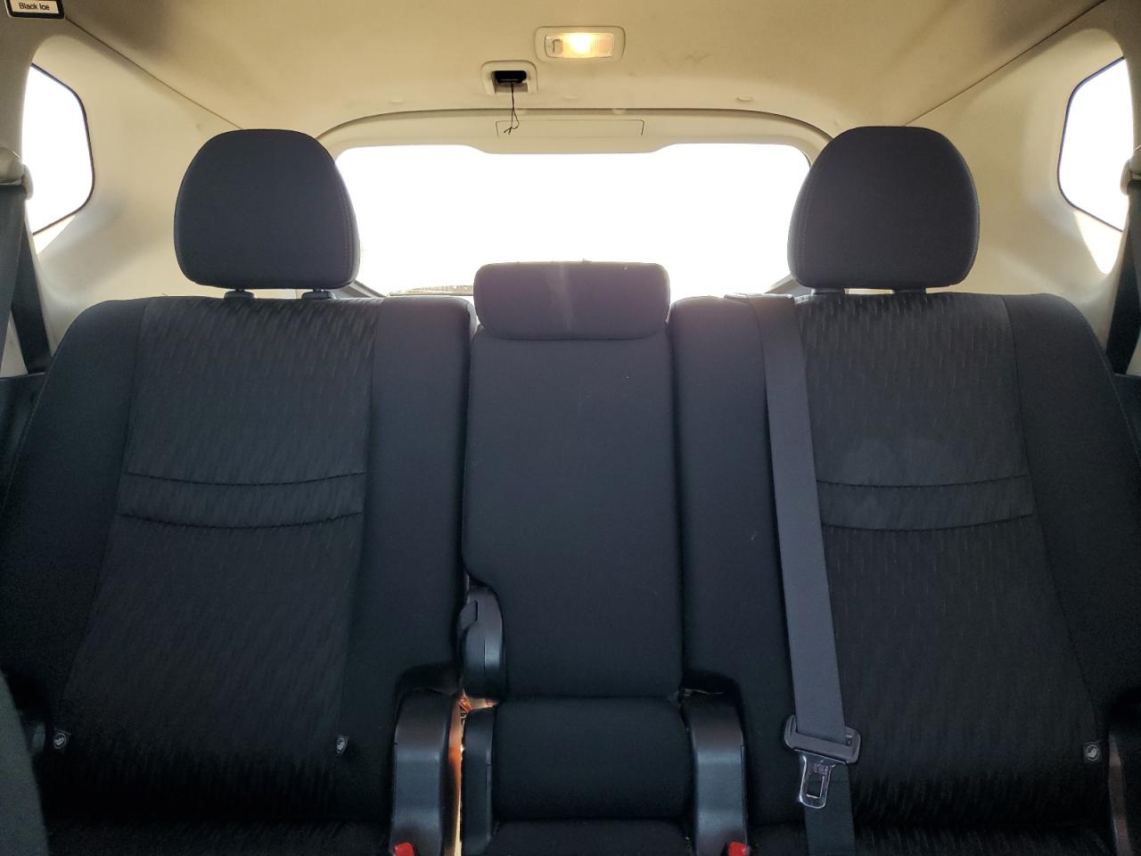 2017 Nissan Rogue - Image 10