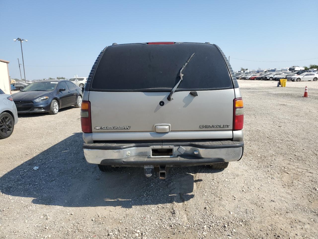 2001 Chevrolet Suburban C1500 VIN: 1GNEC16T51J294373 Lot: 76182164