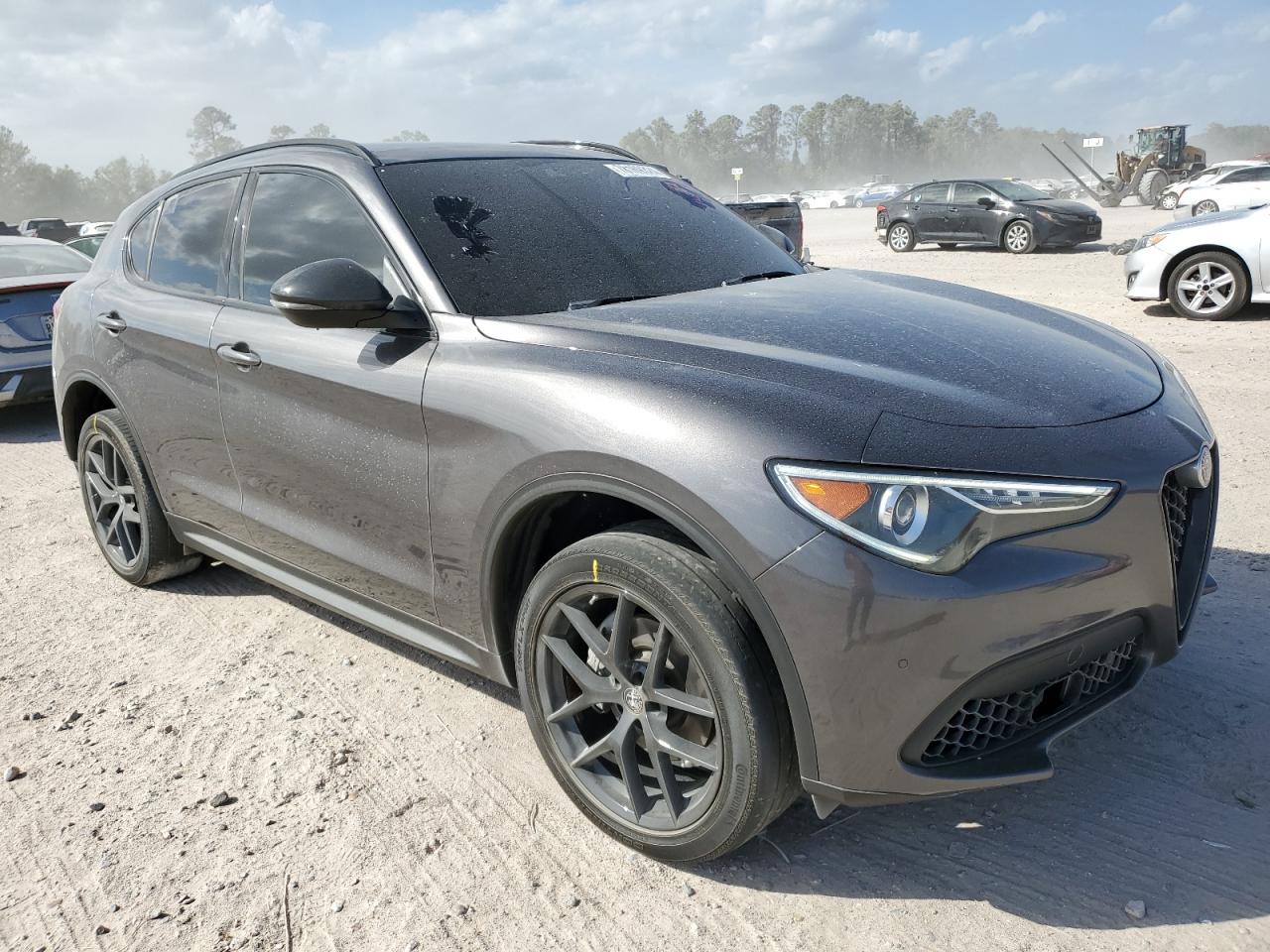2021 Alfa Romeo Stelvio - Image 4