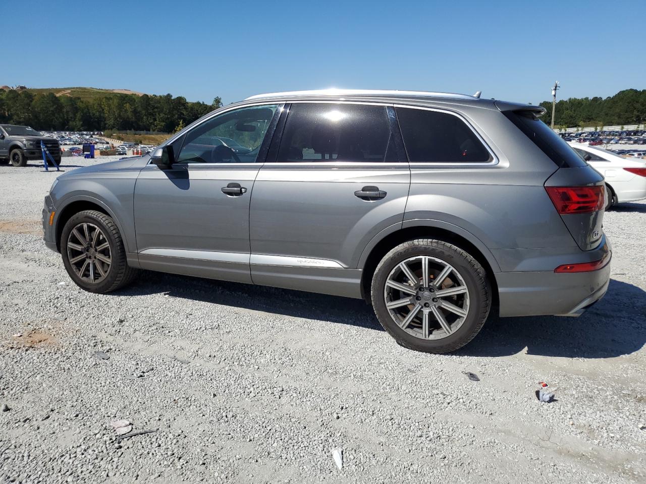 2017 Audi Q7 - Image 2