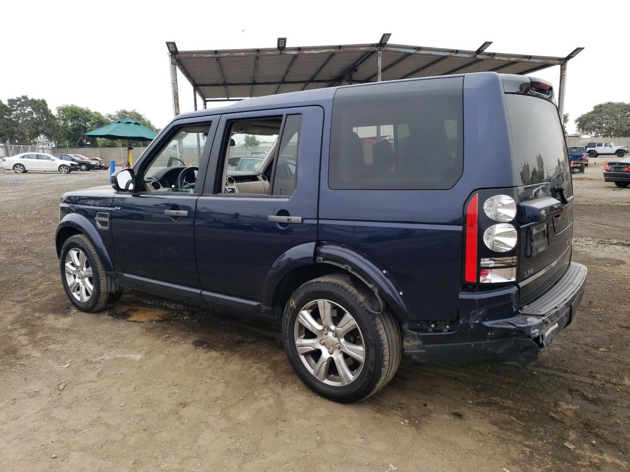 2014 Land Rover LR4 - Image 2