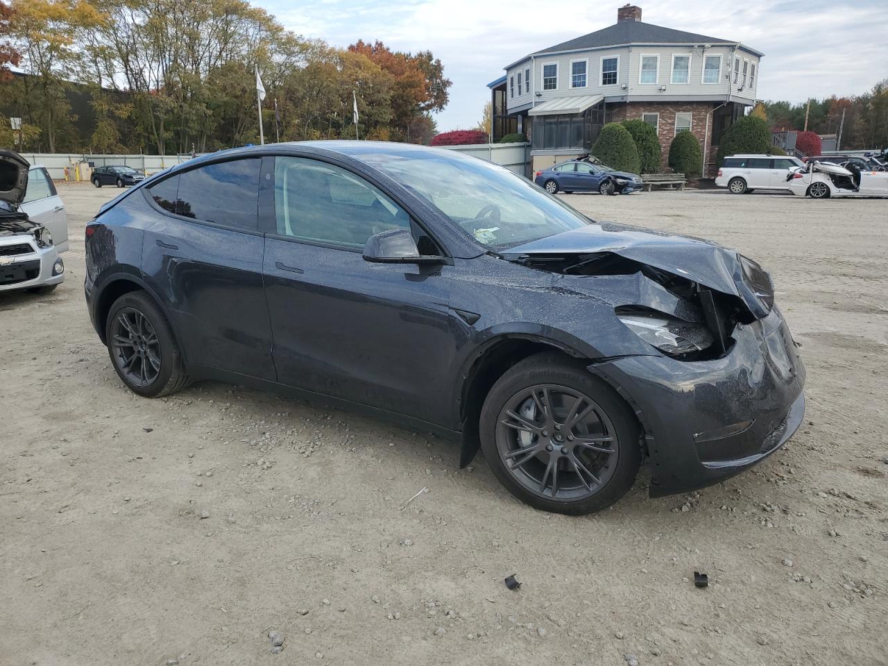 VIN 7SAYGDEE5RA323291 2024 TESLA MODEL Y no.4