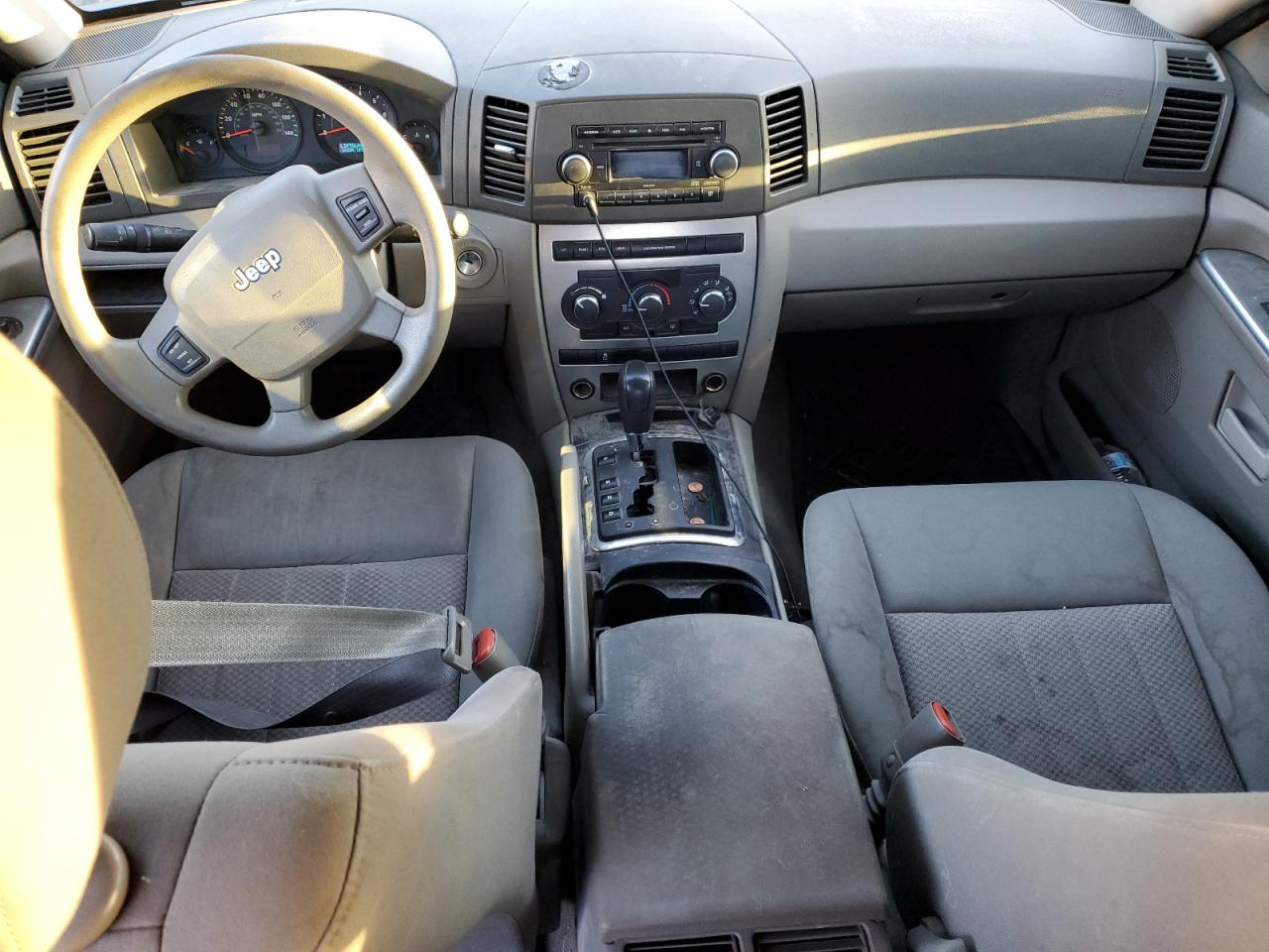 2005 Jeep Grand Cherokee - Image 8