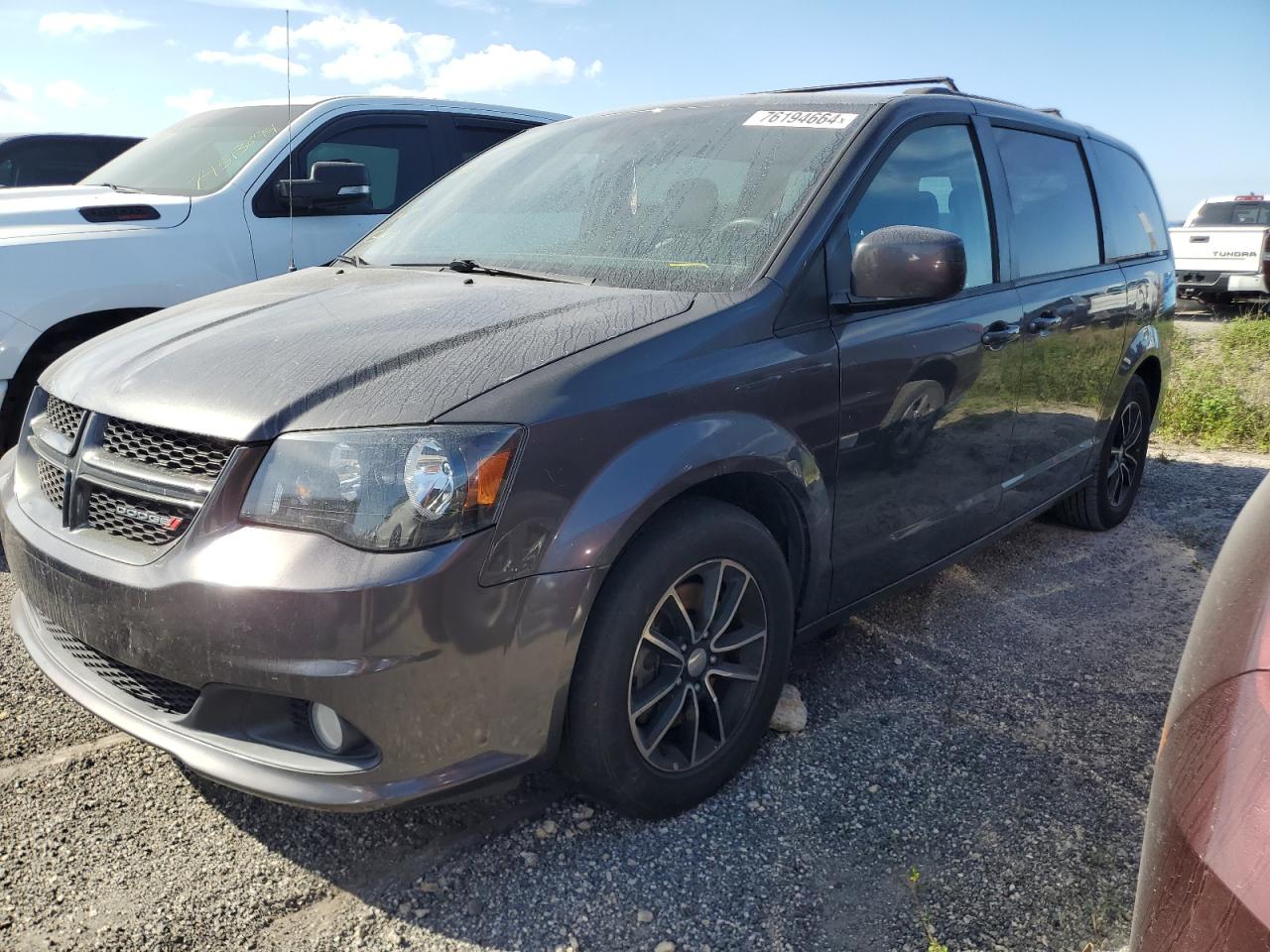 2019 Dodge Caravan - Image 1