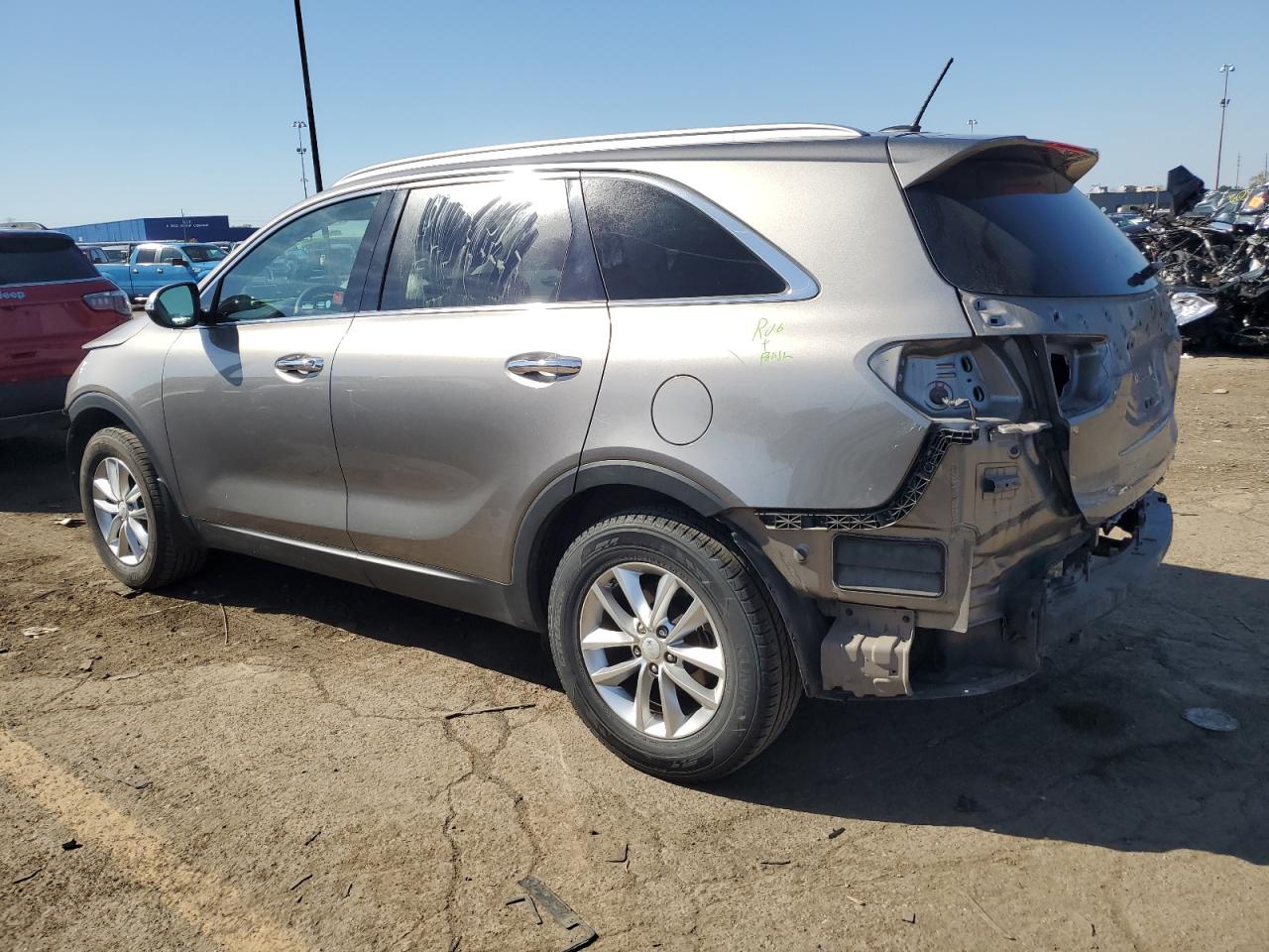 2017 Kia Sorento - Image 2