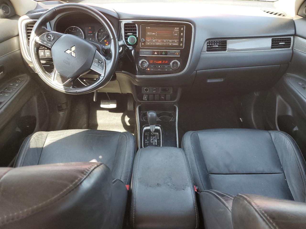 2019 Mitsubishi Outlander - Image 8