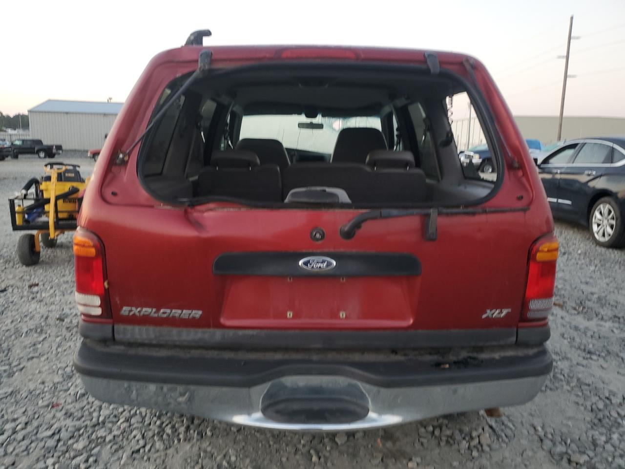 2000 Ford Explorer Xlt VIN: 1FMZU63X3YUB63135 Lot: 75742324