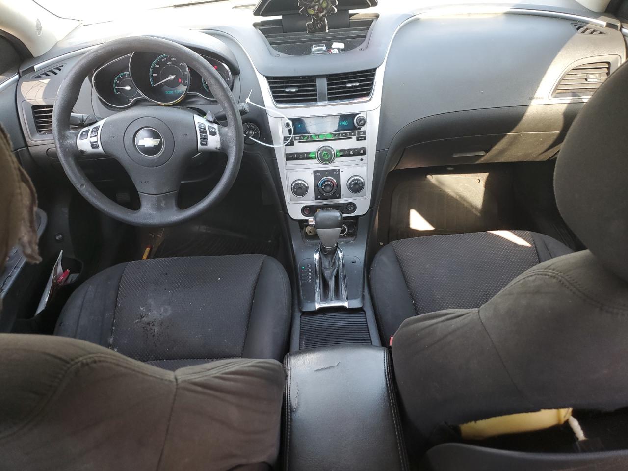 2010 Chevrolet Malibu - Image 8