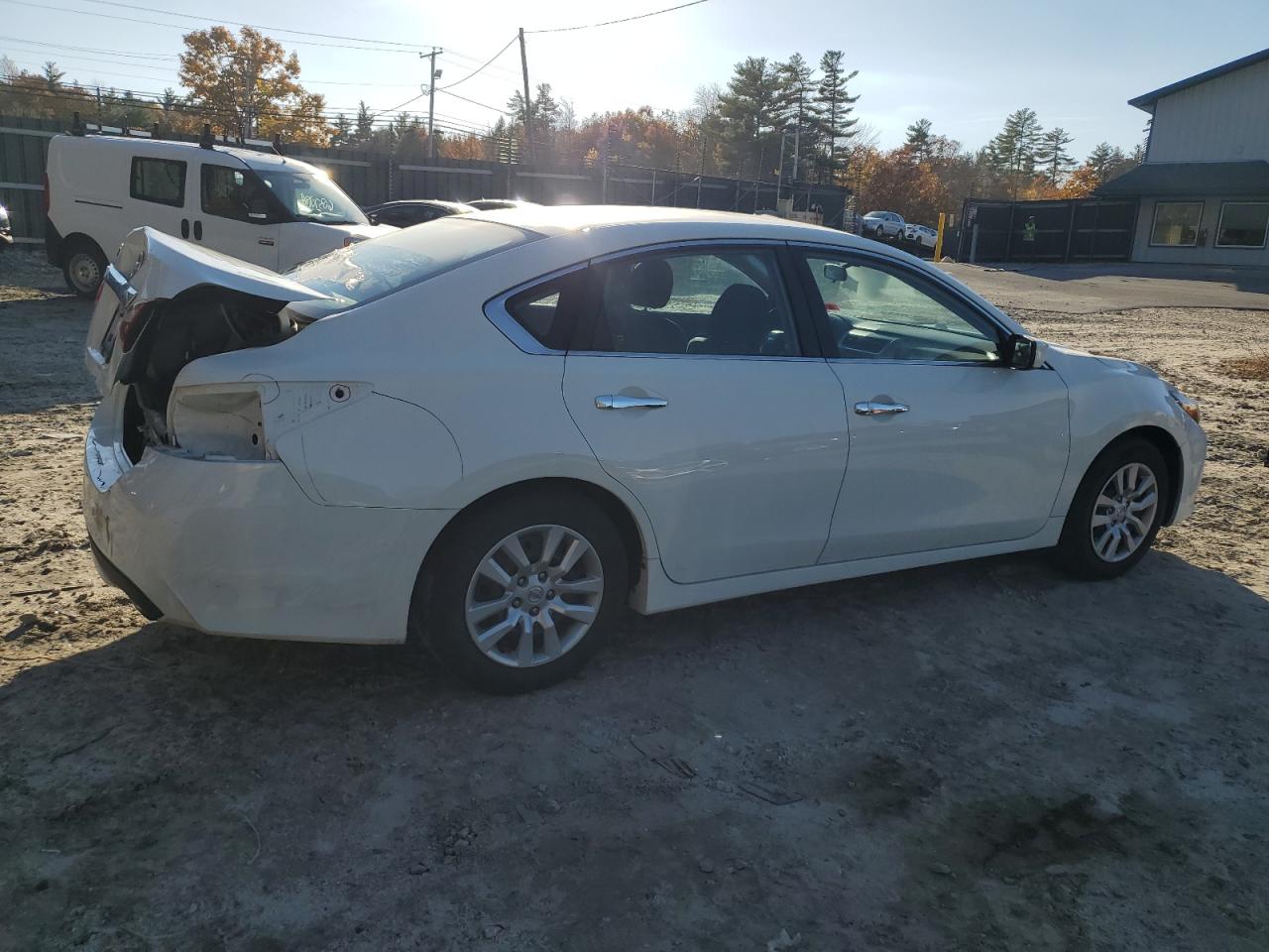 2017 Nissan Altima - Image 3