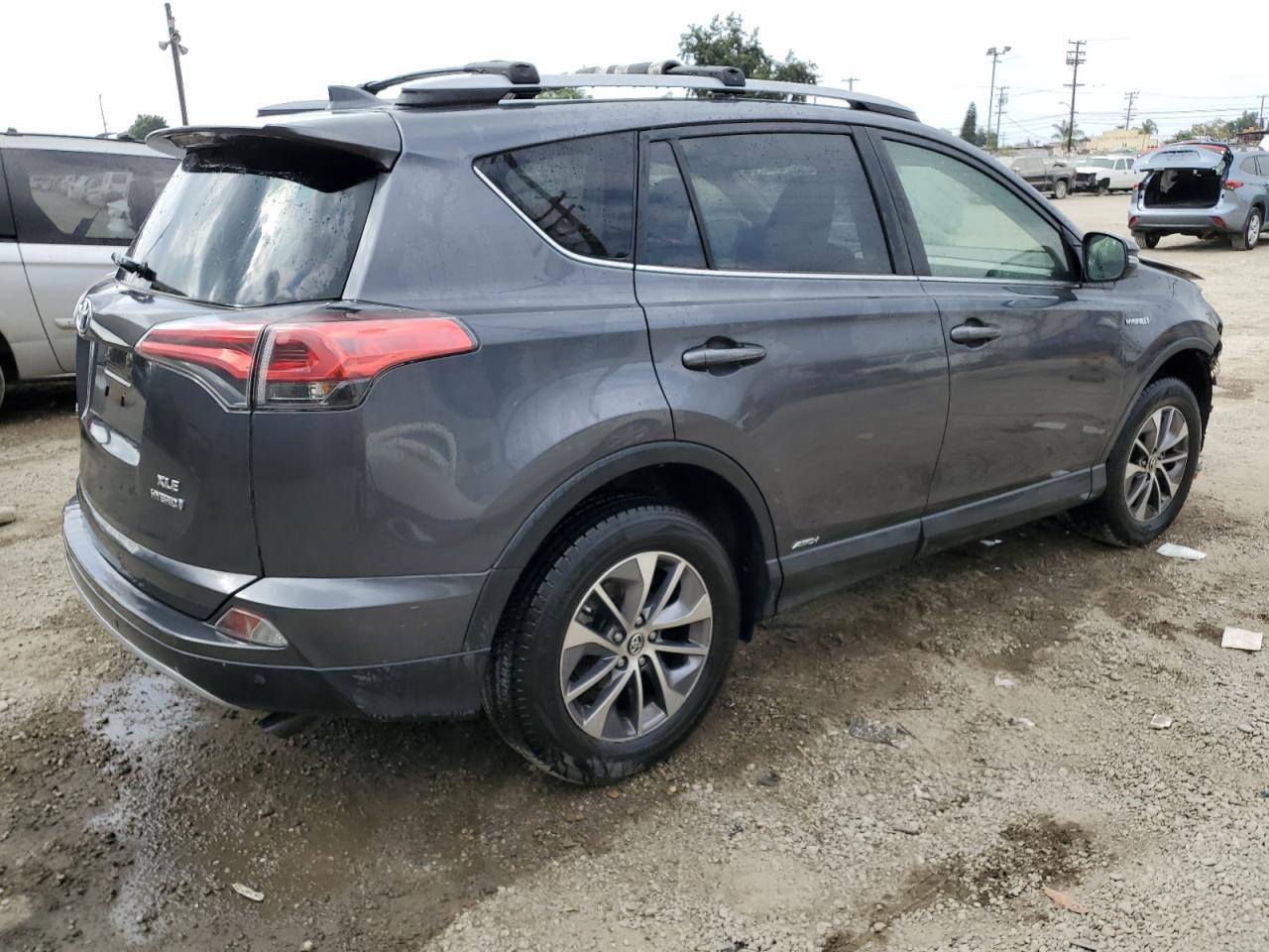 2017 Toyota RAV 4 - Image 3