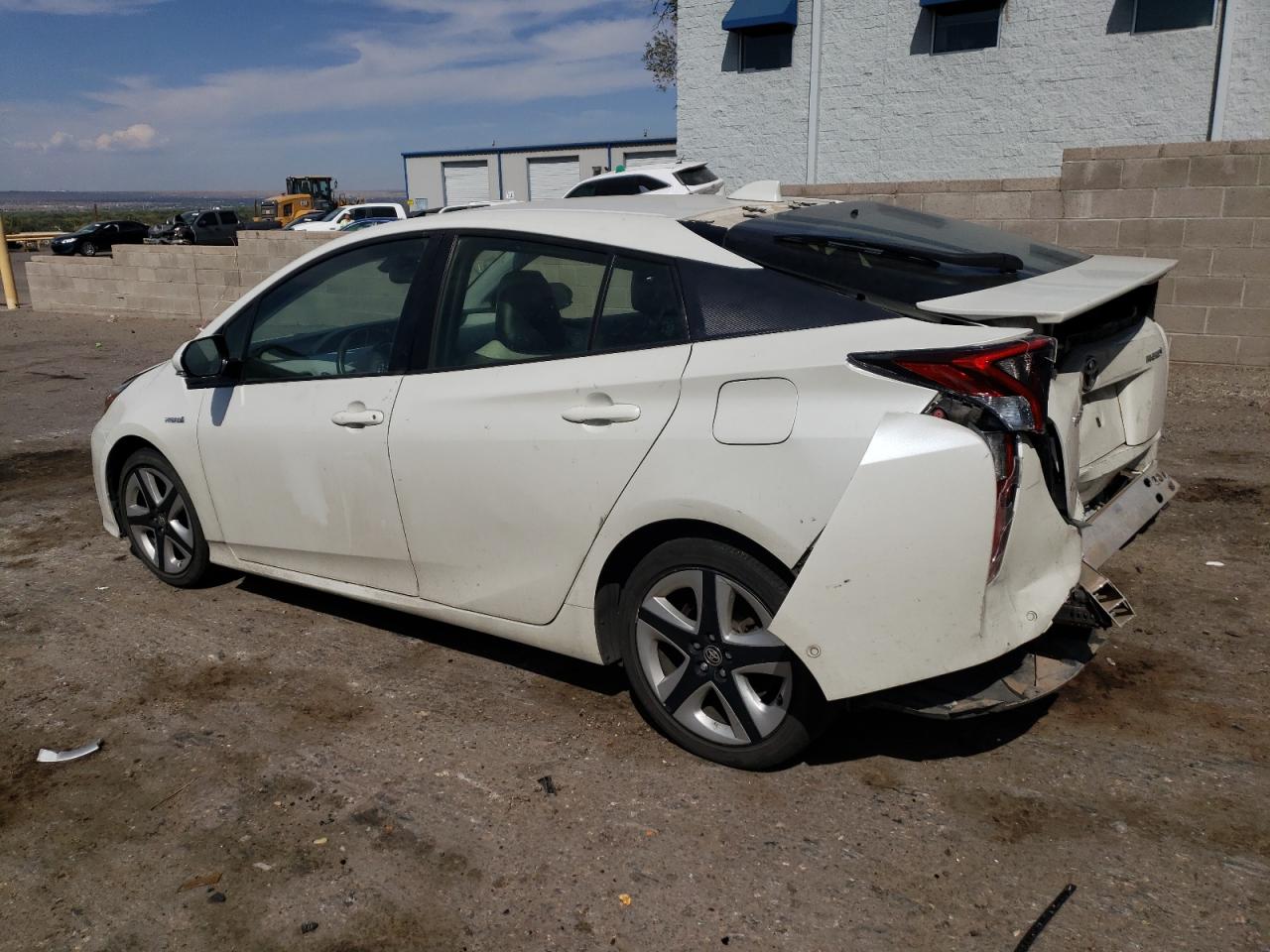 VIN JTDKARFU6J3061132 2018 TOYOTA PRIUS no.2