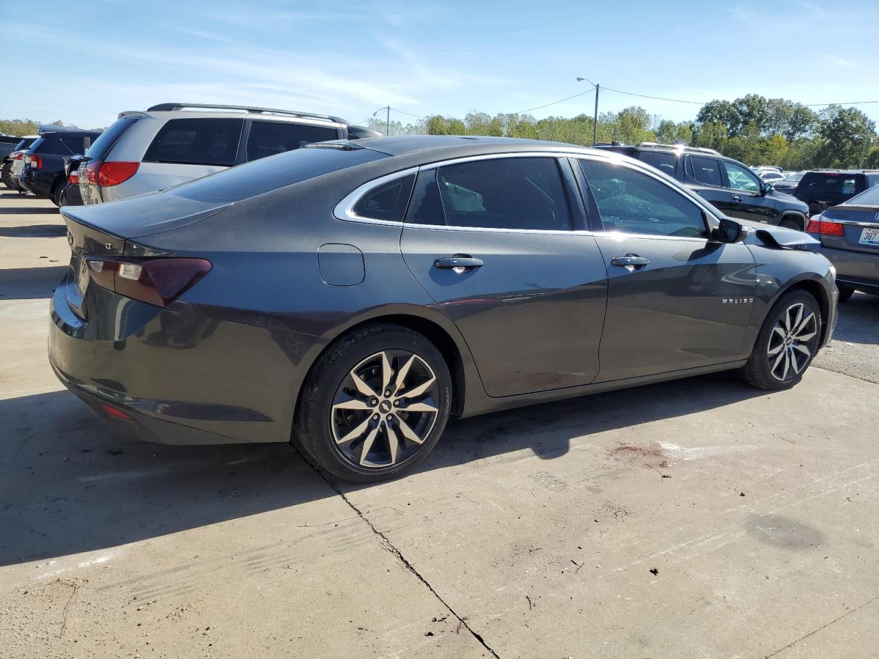 2016 Chevrolet Malibu - Image 3