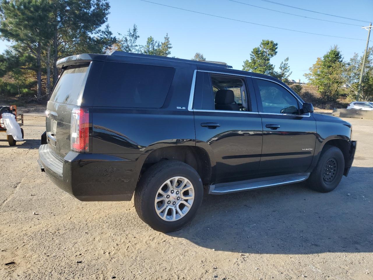 2016 GMC Yukon - Image 3