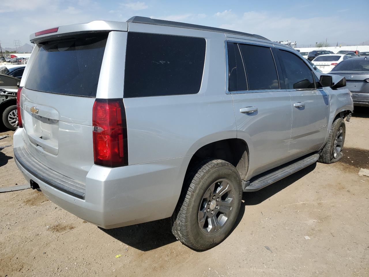 VIN 1GNSCAKC6JR376672 2018 CHEVROLET TAHOE no.3