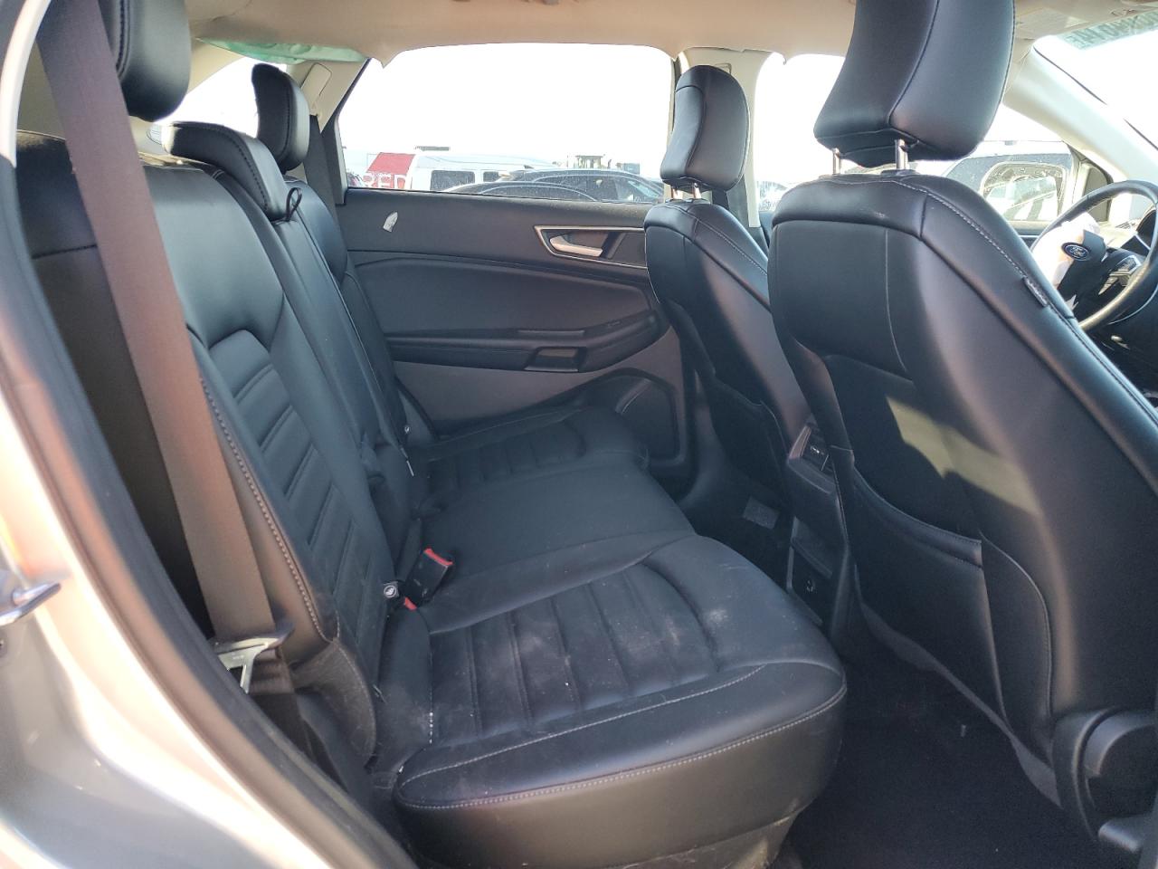 2022 Ford Edge - Image 11