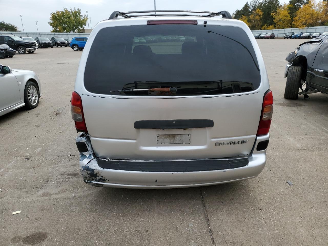 2002 Chevrolet Venture - Image 6