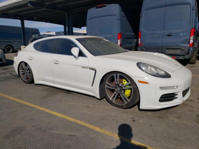 Седаны PORSCHE PANAMERA 2014 Белый