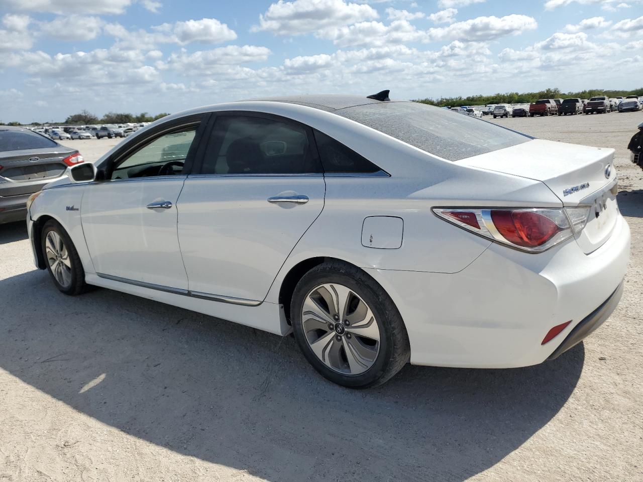 2015 Hyundai Sonata - Image 2