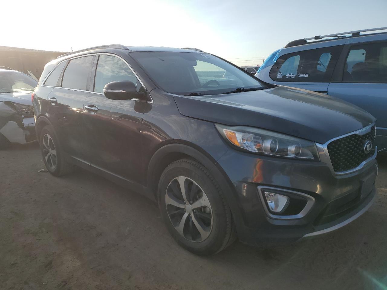 2017 Kia Sorento - Image 4