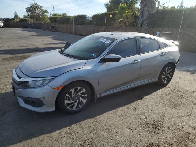 Sedans HONDA CIVIC 2016 Srebrny
