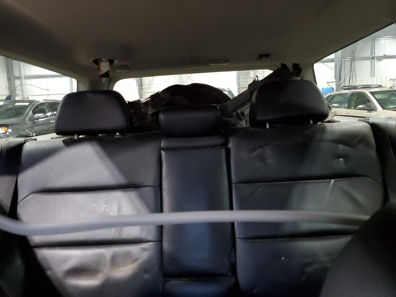 2009 Subaru Outback - Image 10