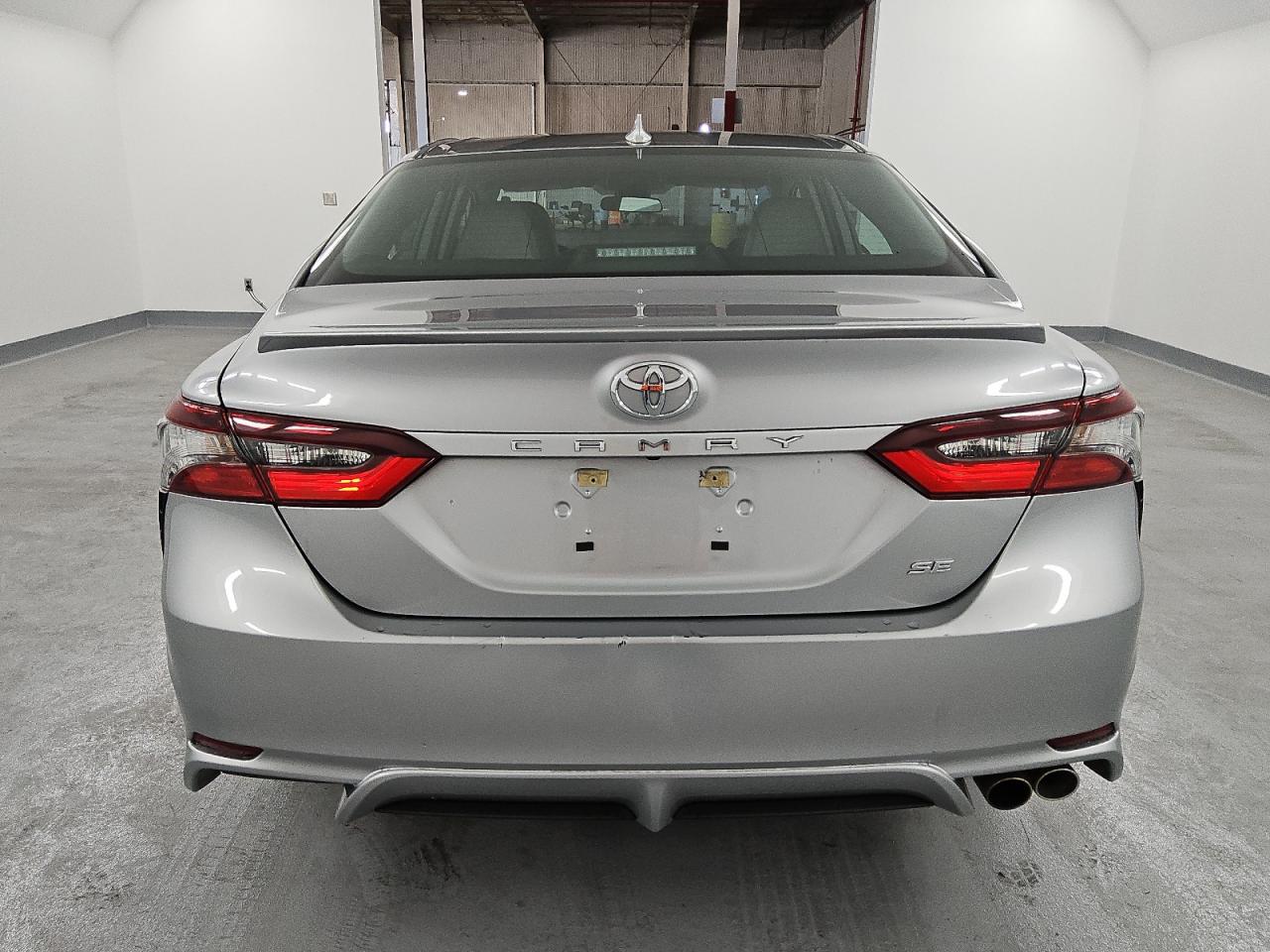 2022 Toyota Camry - Image 6