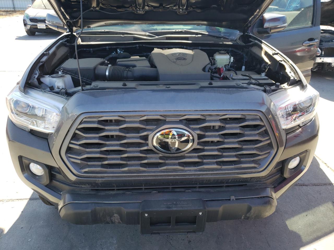 2022 Toyota Tacoma - Image 11