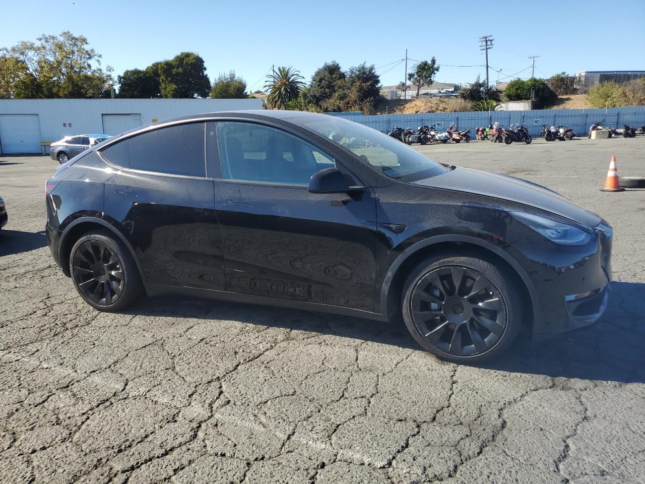 VIN 5YJYGDEE6MF141429 2021 TESLA MODEL Y no.4