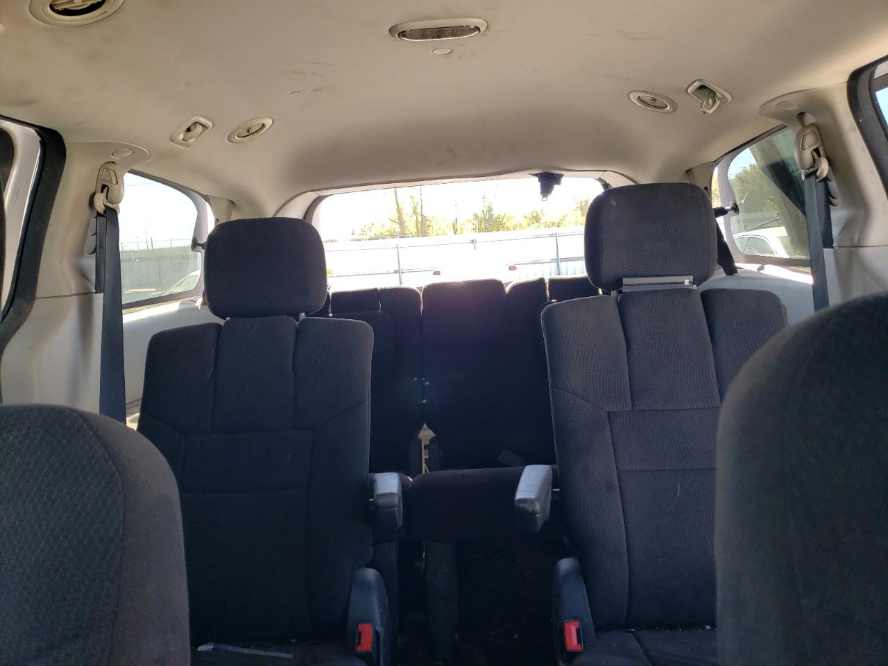2012 Dodge Caravan - Image 10