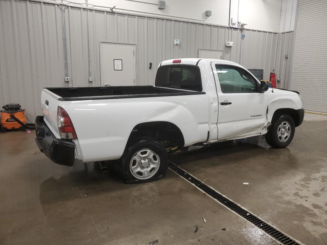 2010 Toyota Tacoma - Image 3
