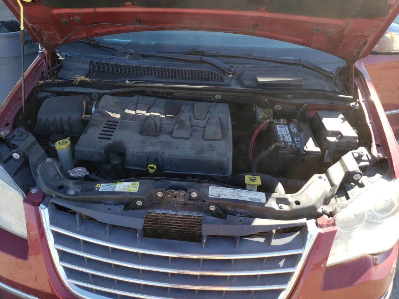 2010 Chrysler Town & Country - Image 12
