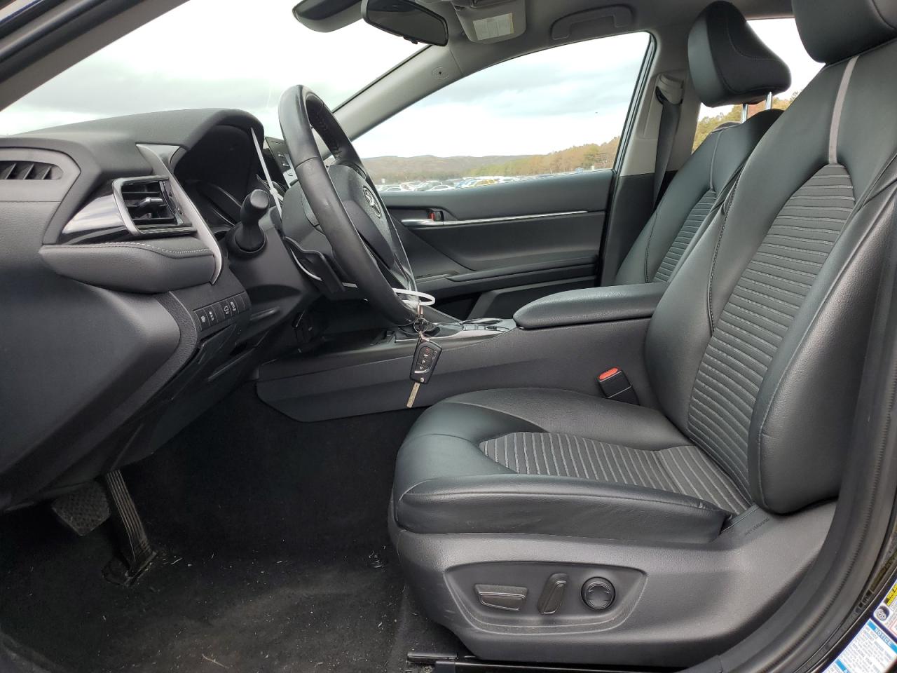 2022 Toyota Camry - Image 7