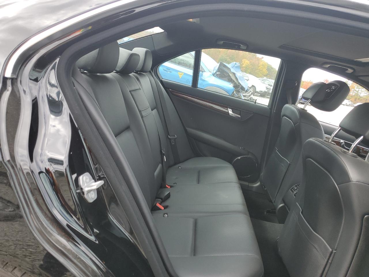 2010 Mercedes-Benz C 300 4Matic VIN: WDDGF8BBXAR098824 Lot: 75208094