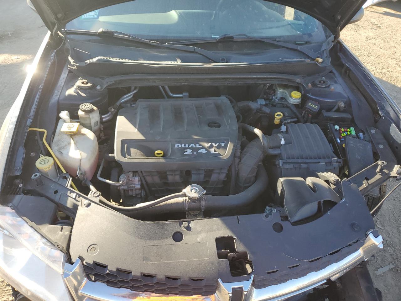 2014 Dodge Avenger - Image 12