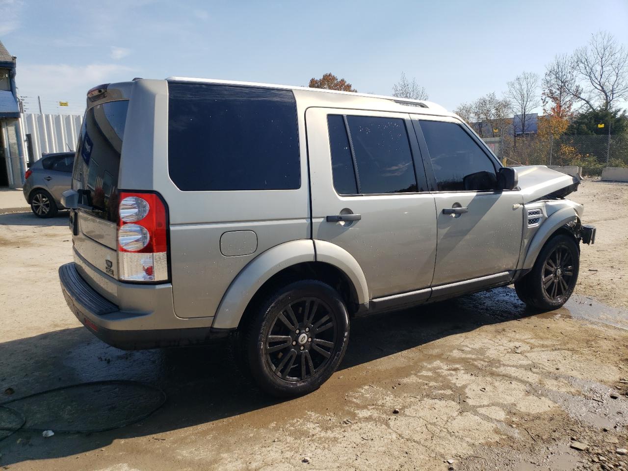 2011 Land Rover LR4 - Image 3