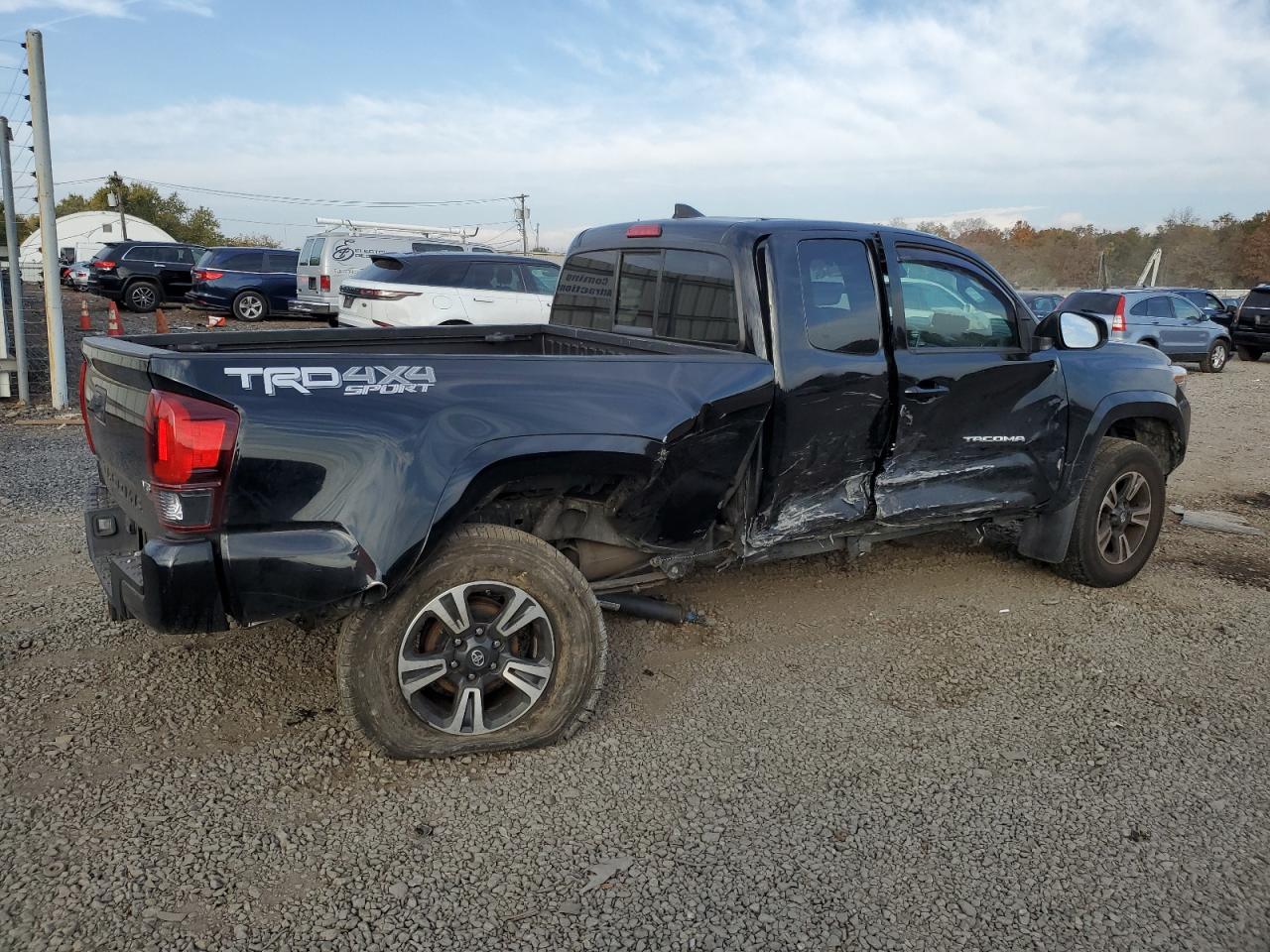 2019 Toyota Tacoma - Image 3