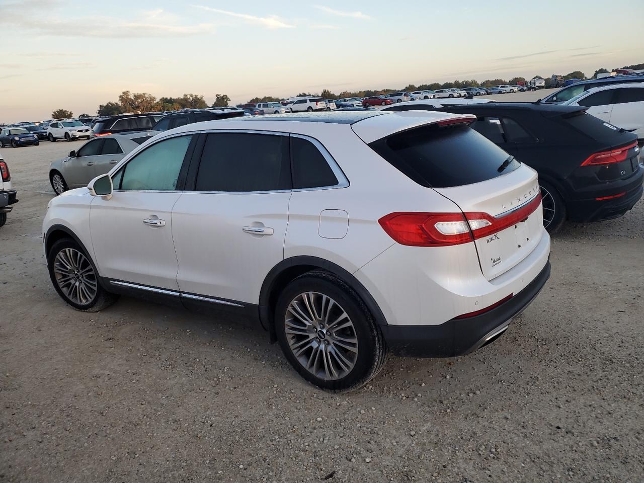 2018 Lincoln MKX - Image 2