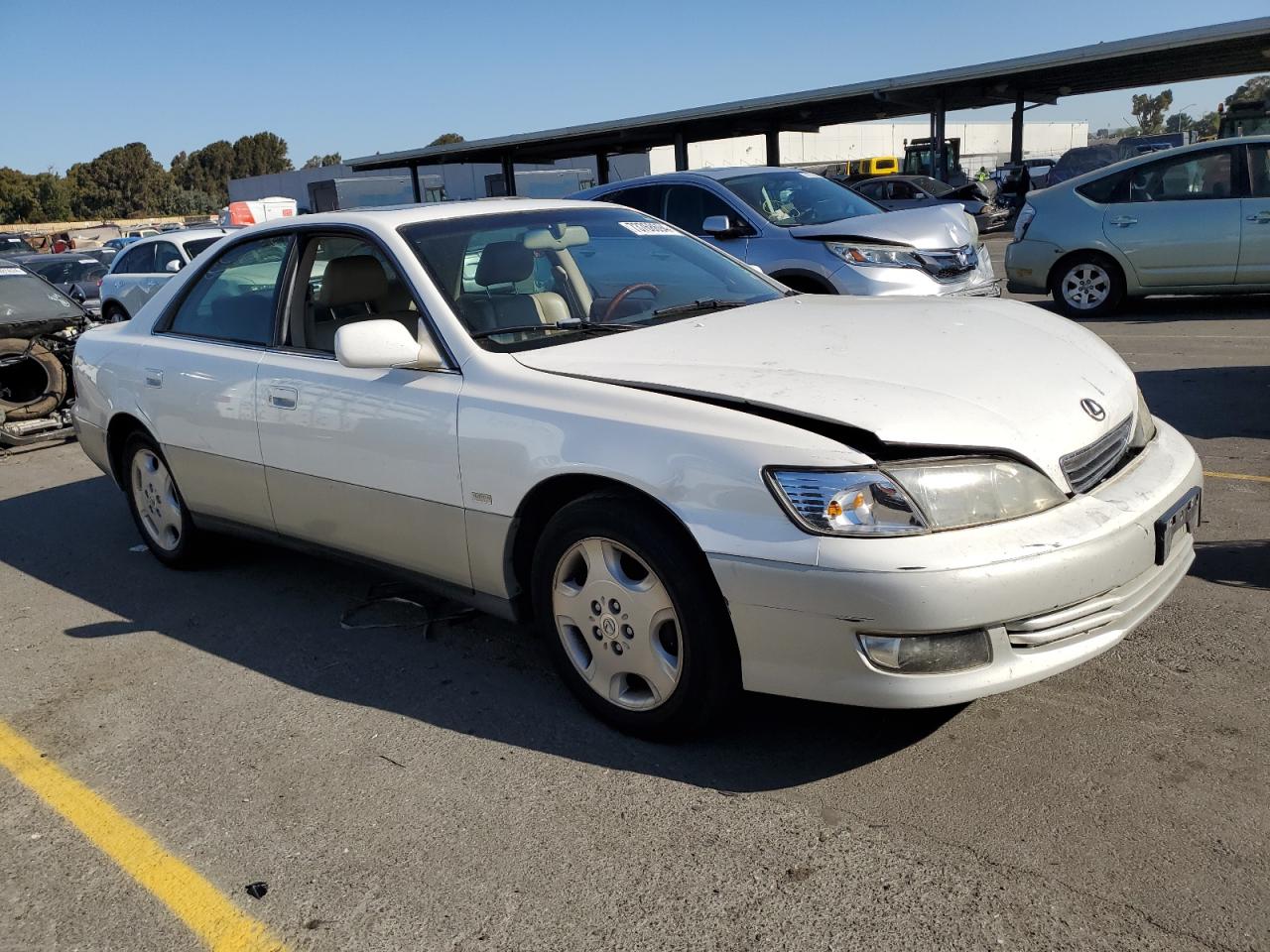 2000 Lexus ES - Image 4