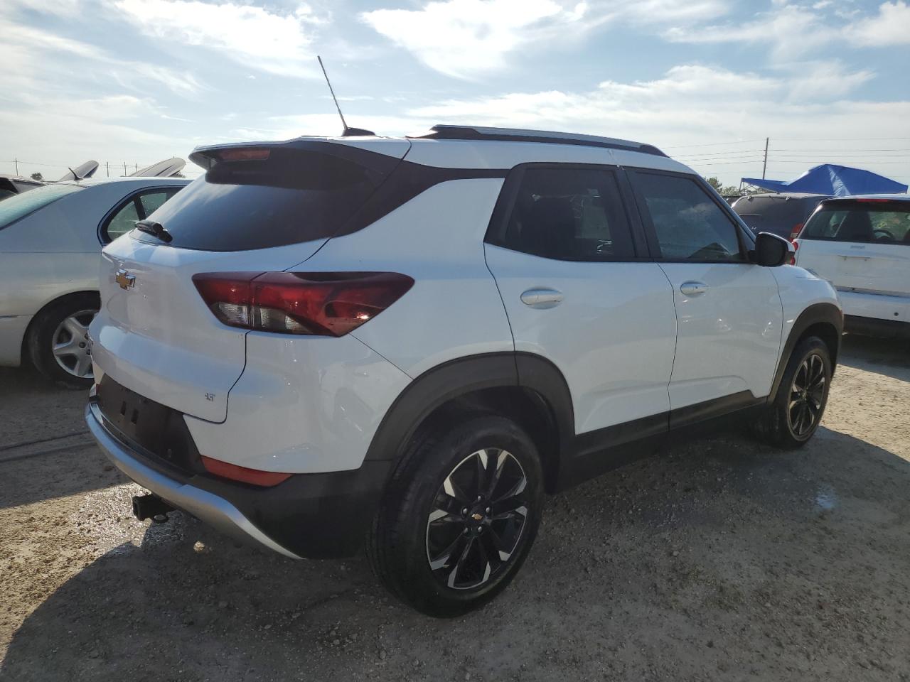 2022 Chevrolet TrailBlazer - Image 3
