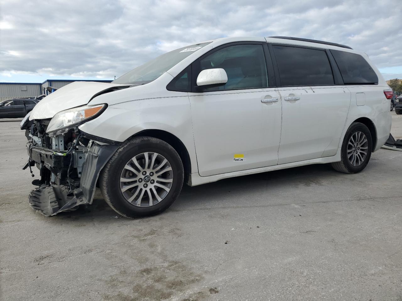 2020 Toyota Sienna Xle VIN: 5TDYZ3DC9LS055675 Lot: 76416844