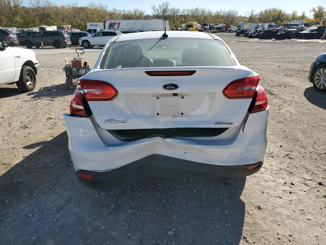 2016 Ford Focus S VIN: 1FADP3E23GL281895 Lot: 76576464