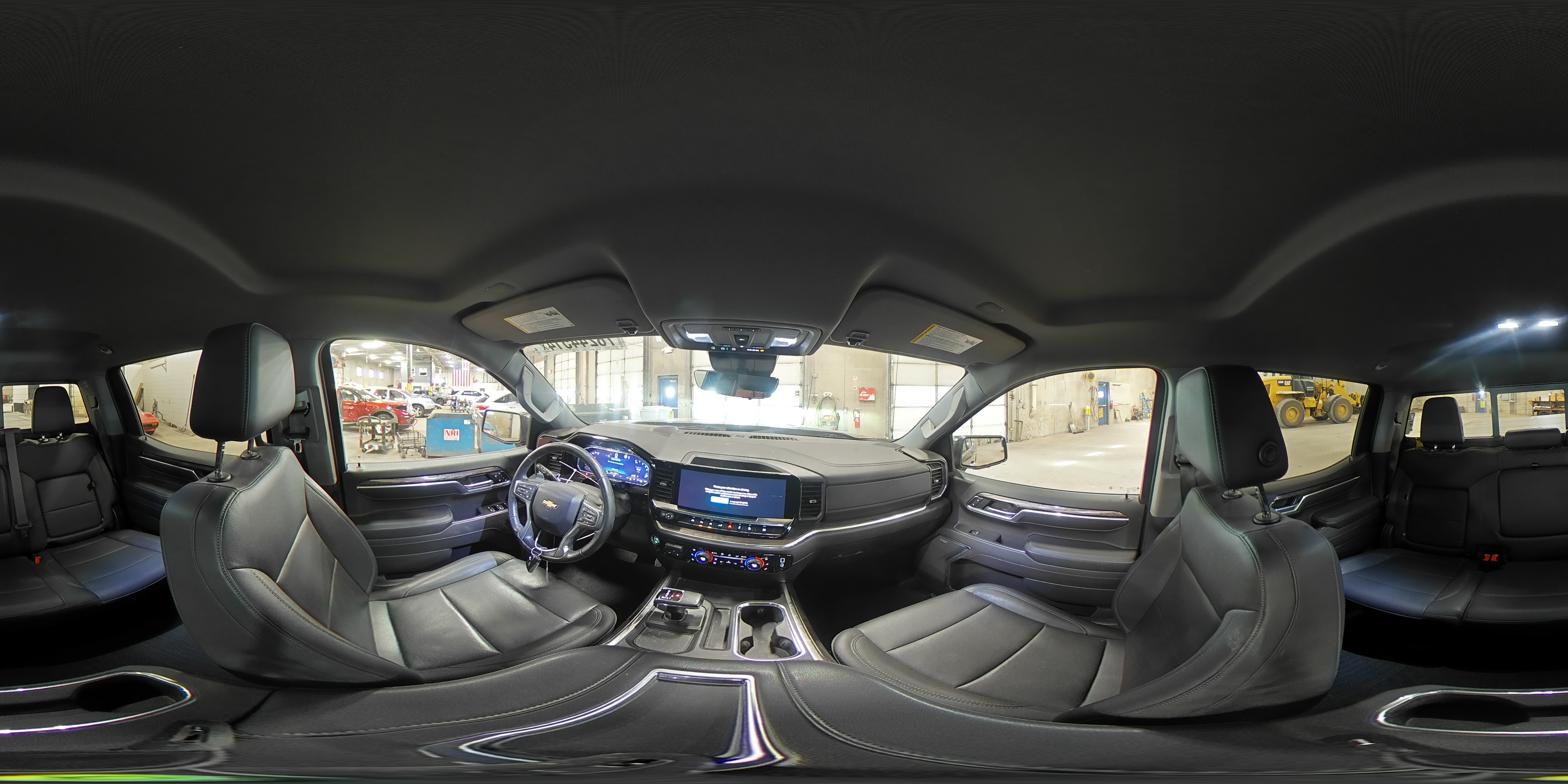 2022 Chevrolet Silverado - Image 13