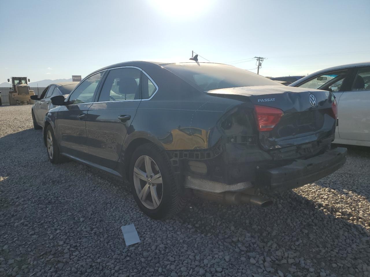 2014 Volkswagen Passat - Image 2